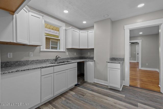 333 Glendora Ave, Louisville, KY 40212