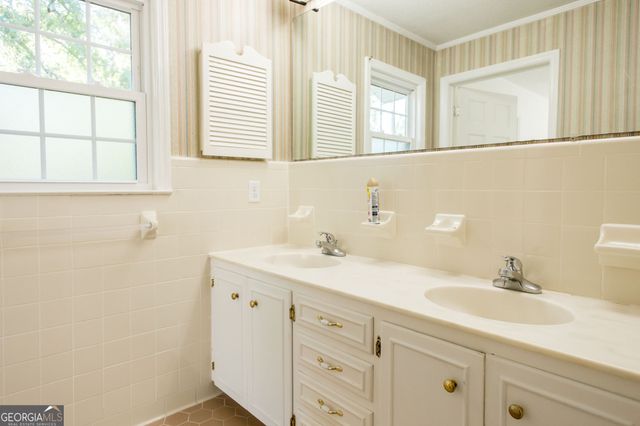 110 Briarwood Road, Waycross, GA 31501