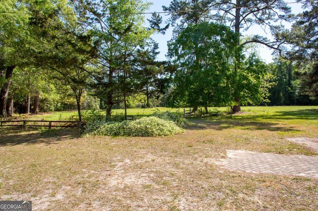 110 Briarwood Road, Waycross, GA 31501