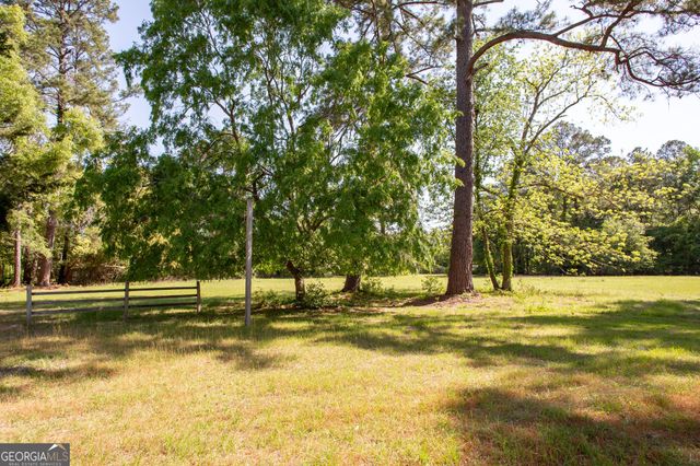 110 Briarwood Road, Waycross, GA 31501