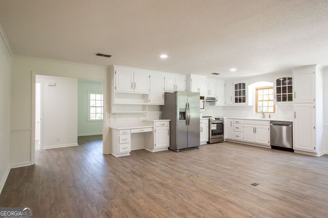 110 Briarwood Road, Waycross, GA 31501