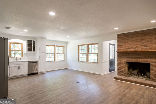 110 Briarwood Road, Waycross, GA 31501