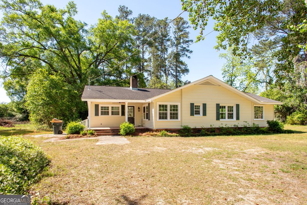 110 Briarwood Road, Waycross, GA 31501