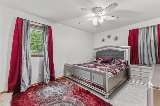 3950 W Minnesota AVENUE, Franklin, WI 53132