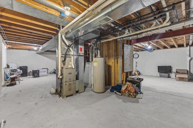 3950 W Minnesota AVENUE, Franklin, WI 53132
