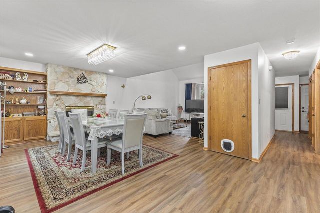 3950 W Minnesota AVENUE, Franklin, WI 53132