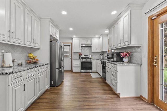 3950 W Minnesota AVENUE, Franklin, WI 53132