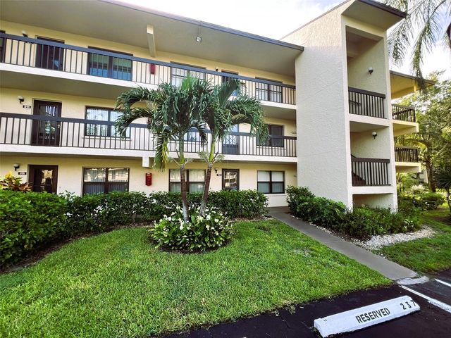 425 30TH AVENUE W C309, Bradenton, FL 34205