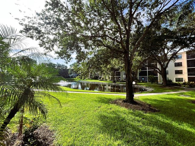 425 30TH AVENUE W C309, Bradenton, FL 34205