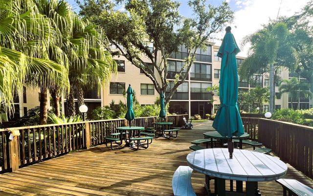 425 30TH AVENUE W C309, Bradenton, FL 34205