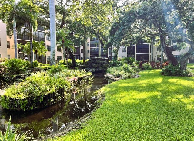 425 30TH AVENUE W C309, Bradenton, FL 34205