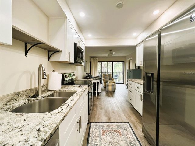 425 30TH AVENUE W C309, Bradenton, FL 34205