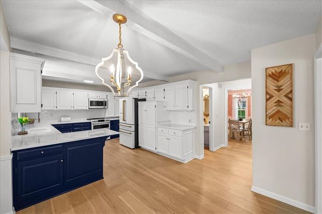 8105 W 99th Street, Overland Park, KS 66212
