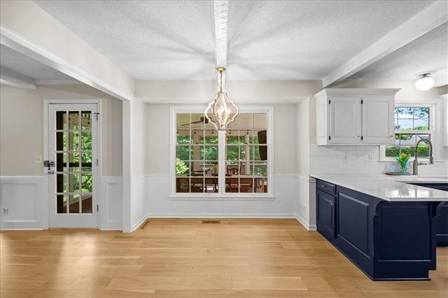 8105 W 99th Street, Overland Park, KS 66212