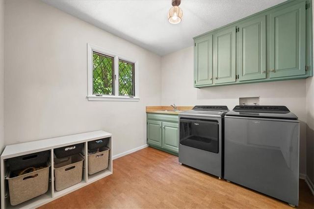 8105 W 99th Street, Overland Park, KS 66212