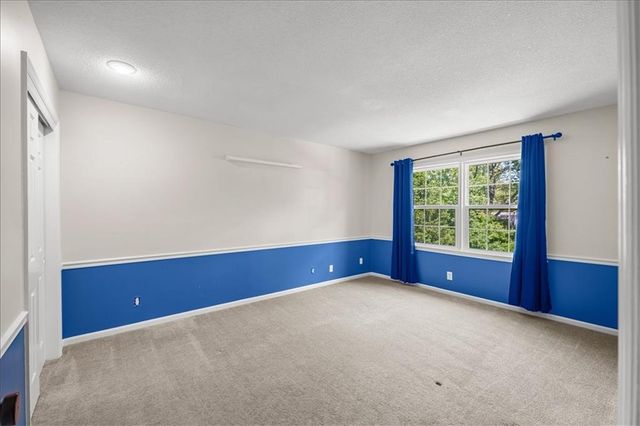 8105 W 99th Street, Overland Park, KS 66212