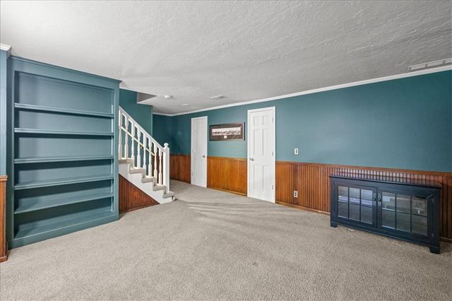 8105 W 99th Street, Overland Park, KS 66212
