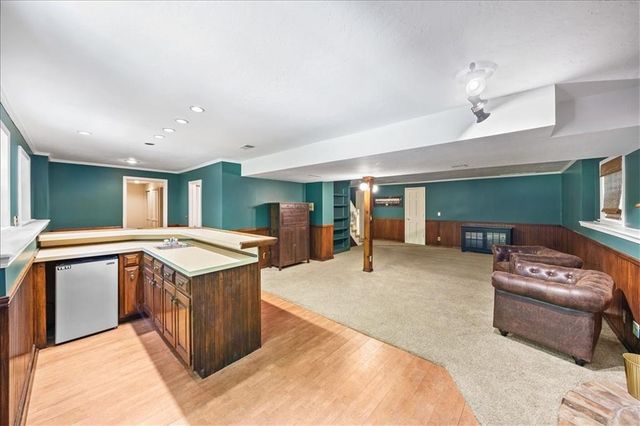 8105 W 99th Street, Overland Park, KS 66212