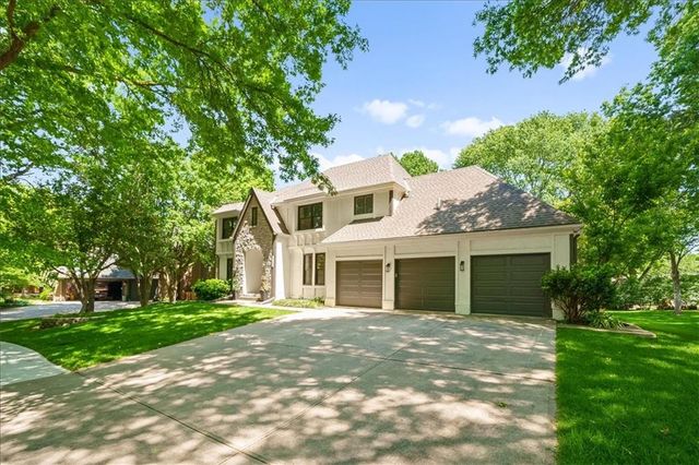 8105 W 99th Street, Overland Park, KS 66212