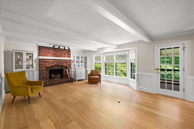 8105 W 99th Street, Overland Park, KS 66212