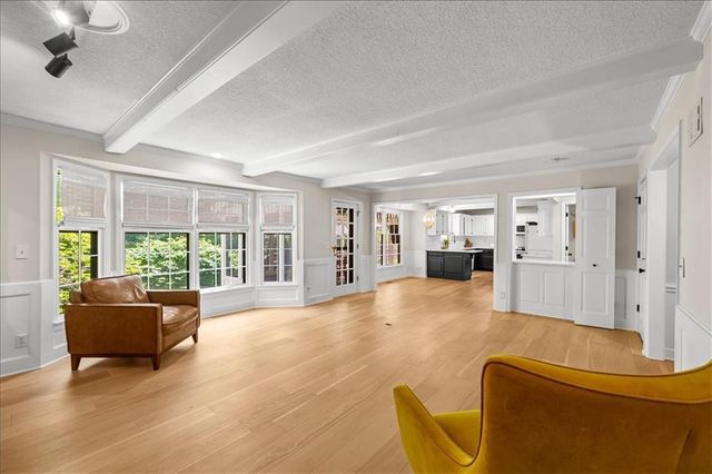 8105 W 99th Street, Overland Park, KS 66212