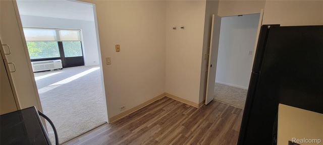 5000 Towncenter Center 607, Southfield, MI 48075