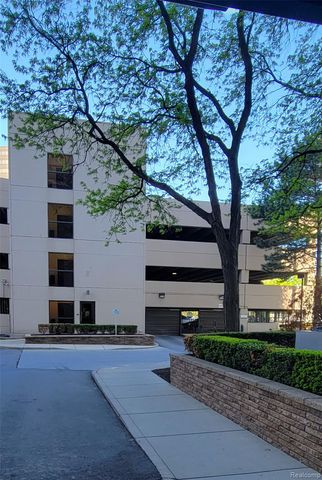5000 Towncenter Center 607, Southfield, MI 48075