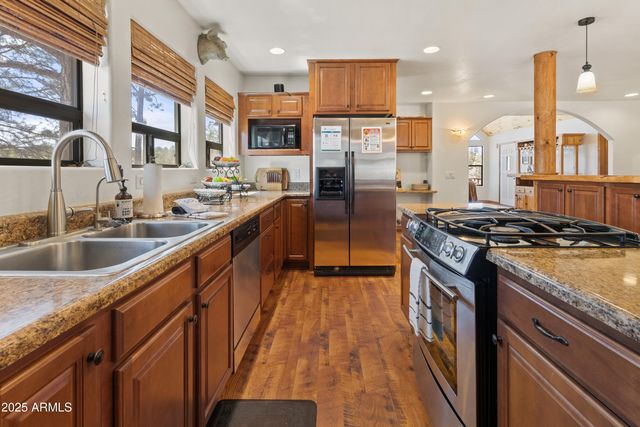 2802 ZANE GREY Boulevard, Overgaard, AZ 85933