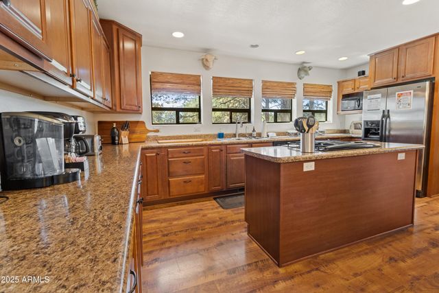 2802 ZANE GREY Boulevard, Overgaard, AZ 85933