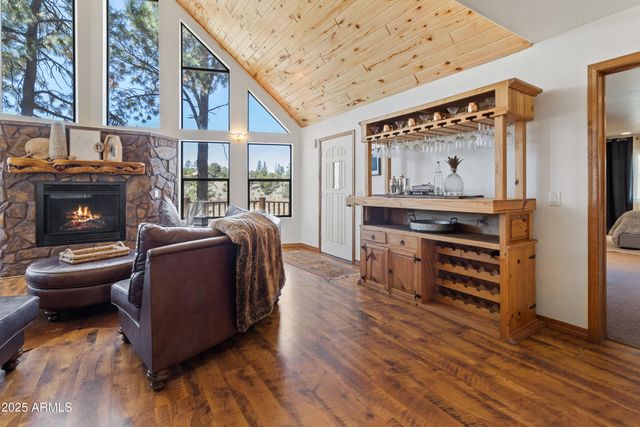 2802 ZANE GREY Boulevard, Overgaard, AZ 85933