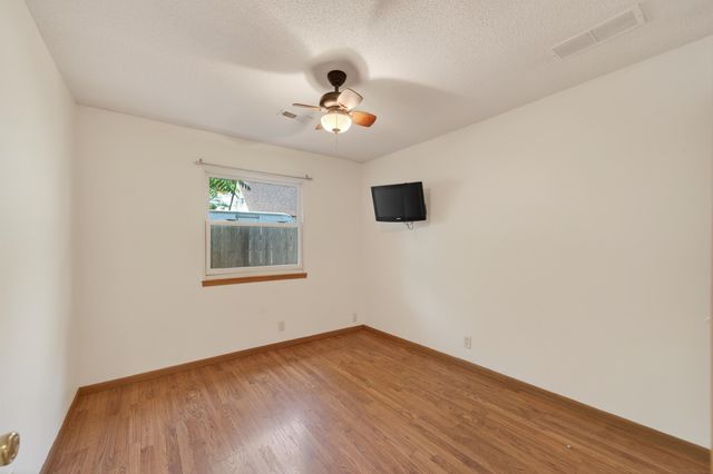 1938 N Burns, Wichita, KS 67203