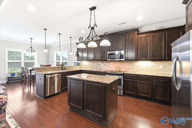 24 Hawthorn Heights Blvd SW, Huntsville, AL 35824