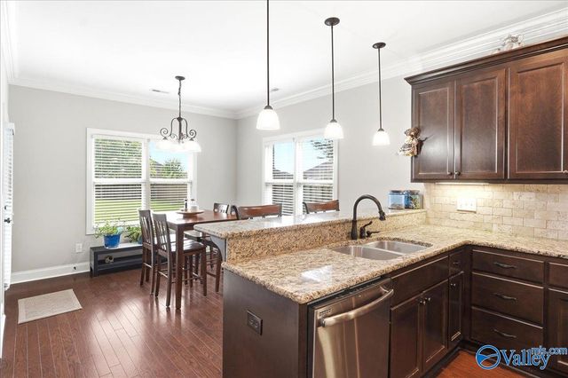 24 Hawthorn Heights Blvd SW, Huntsville, AL 35824