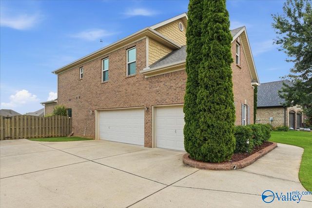 24 Hawthorn Heights Blvd SW, Huntsville, AL 35824