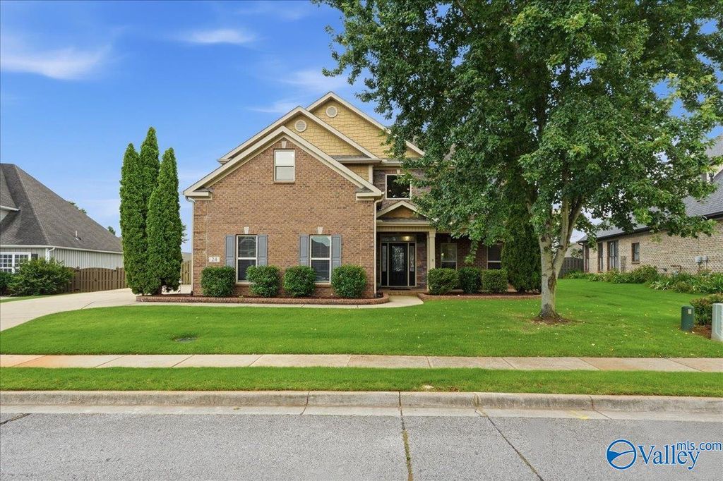 24 Hawthorn Heights Blvd SW, Huntsville, AL 35824