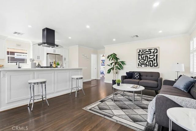 3133 Cedar Avenue, Long Beach, CA 90806