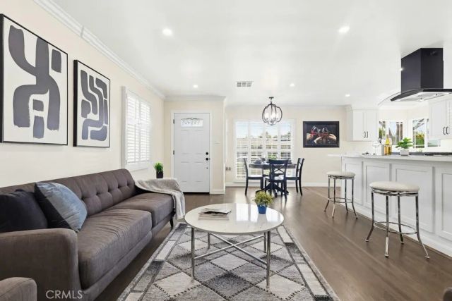 3133 Cedar Avenue, Long Beach, CA 90806