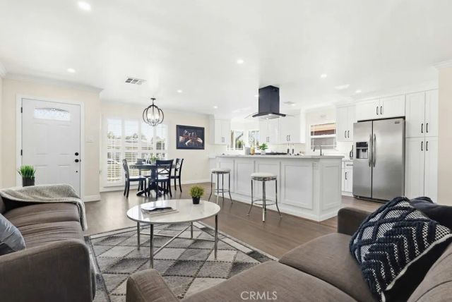 3133 Cedar Avenue, Long Beach, CA 90806