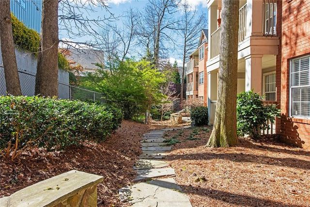 3076 Chastain Park Court NE, Atlanta, GA 30342
