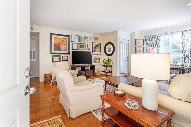 3076 Chastain Park Court NE, Atlanta, GA 30342