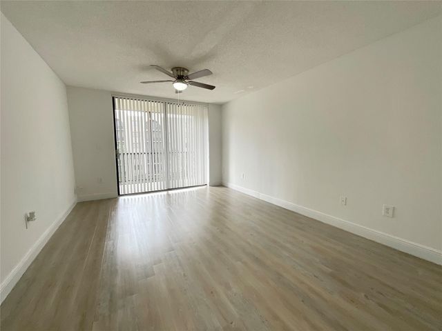 9517 Fontainebleau Boulevard 621-203, Miami, FL 33172