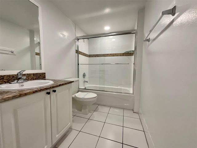 9517 Fontainebleau Boulevard 621-203, Miami, FL 33172