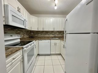 9517 Fontainebleau Boulevard 621-203, Miami, FL 33172