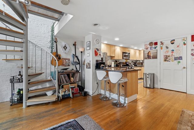 32 Yarmouth St A, Boston, MA 02118