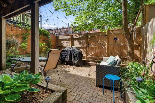 32 Yarmouth St A, Boston, MA 02118