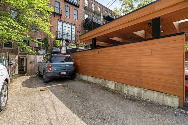 32 Yarmouth St A, Boston, MA 02118
