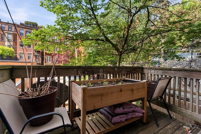 32 Yarmouth St A, Boston, MA 02118