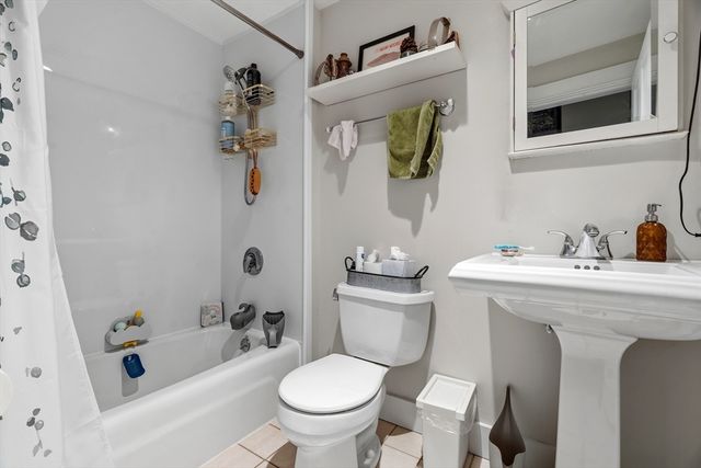 32 Yarmouth St A, Boston, MA 02118