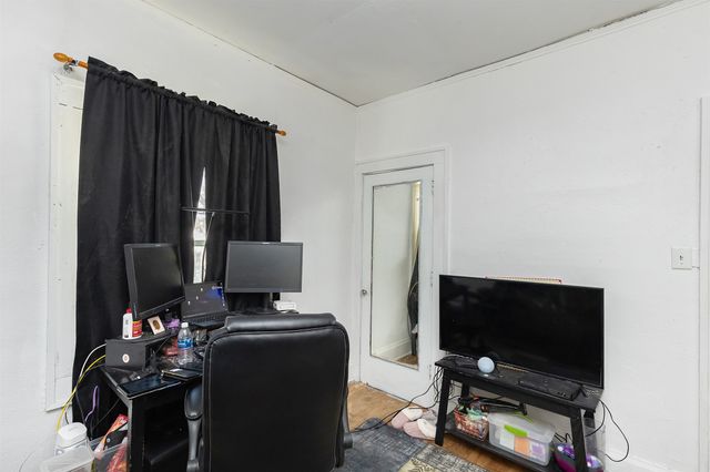 726 Morton Avenue, Des Moines, IA 50316