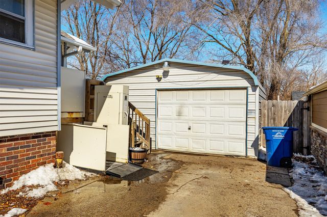 726 Morton Avenue, Des Moines, IA 50316